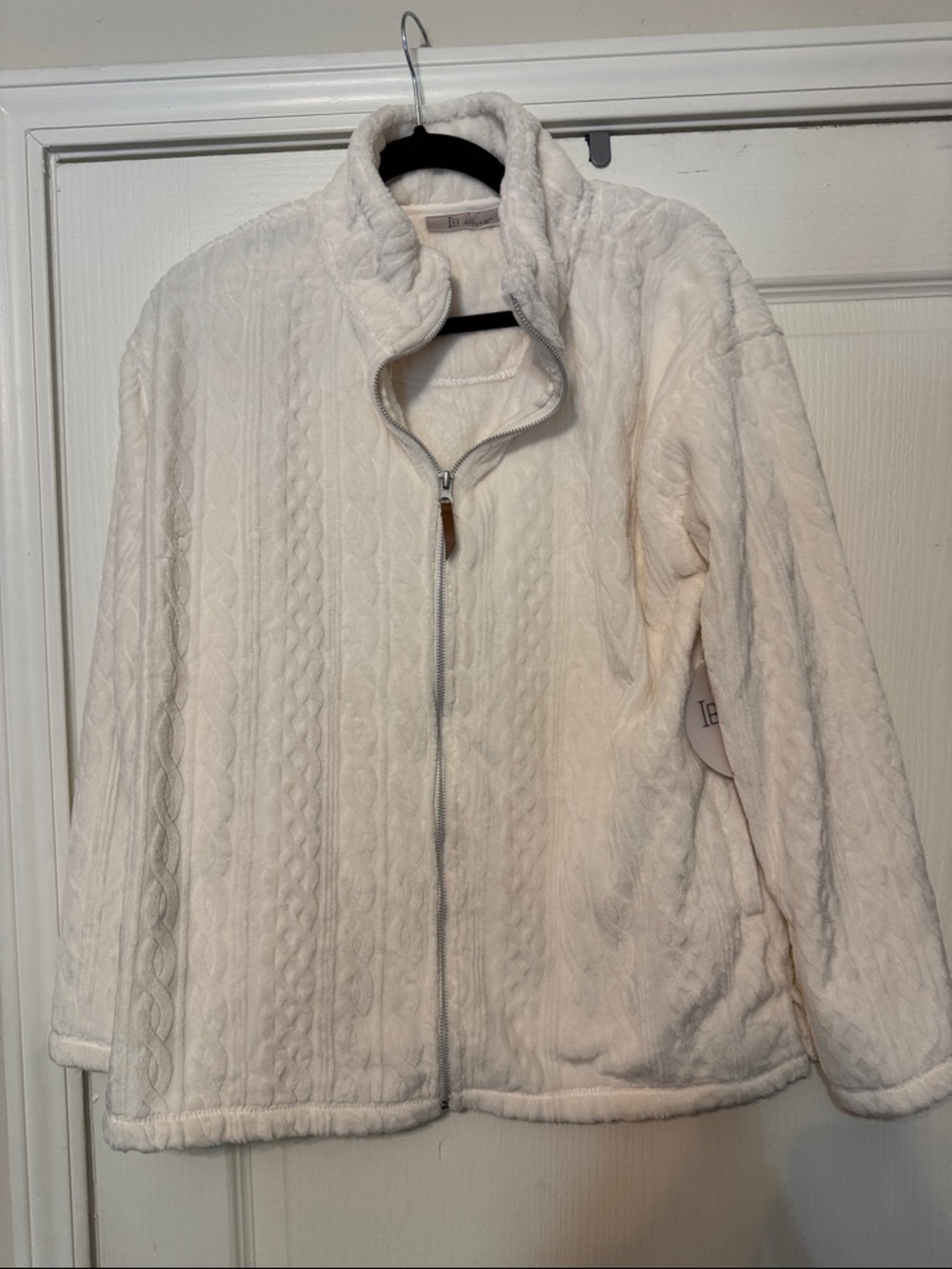 Cozy Cable-Textured Cream Teddy Jacket with Zip